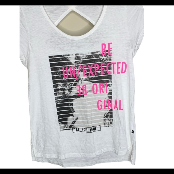 HYBA Be Unexpected Open Back Tee/Top With Cap Sleeves Ivory White Size Medium - Picture 3 of 7